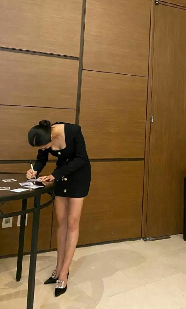 “時代劇に挑戦”ユリ（少女時代）、まばゆい脚線美は健在…制作発表会舞台裏で魅せた美しい横顔（画像提供:wowkorea）