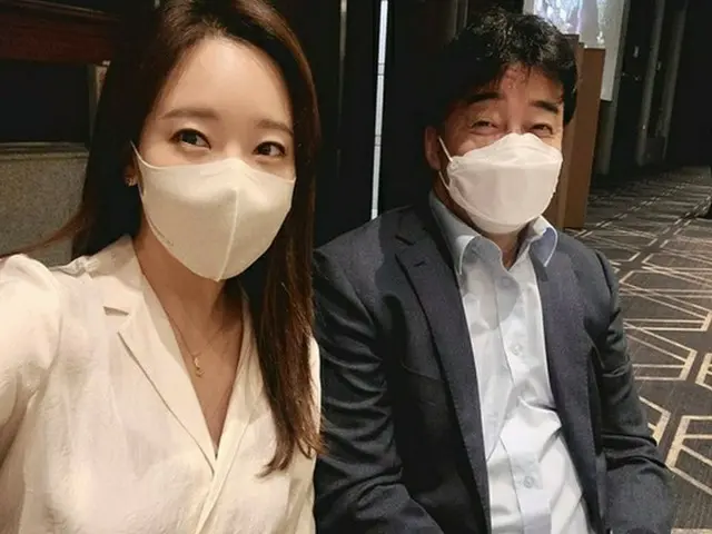 女優ソ・ユジン、夫ペク・ジョンウォンの大学後輩の息子の結婚式に参加…“変な気分、私の息子は8歳”（画像提供:wowkorea）