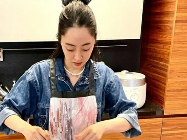 女優キム・スミの嫁ソ・ヒョリム、「娘の離乳食作って…私のご飯はだんだん簡単なものばかりになる」（画像提供:wowkorea）