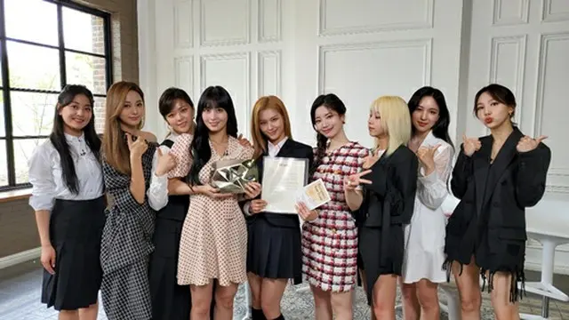 韓国ガールズグループ「TWICE」、YouTubeダイヤモンドの再生ボタンを獲得「ワンス、ありがとう」（画像提供:wowkorea）
