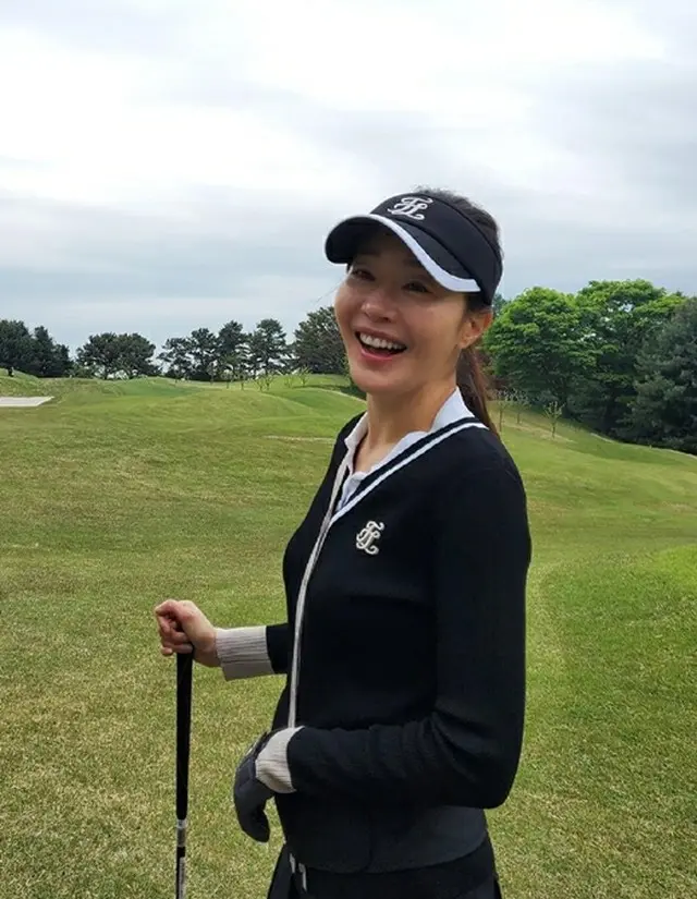 女優オム・ジウォンが、明るい近況を伝えた。（画像提供:Mydaily）