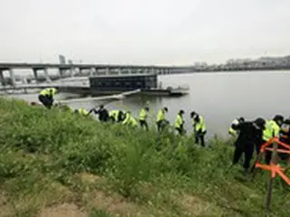 推測に脅迫まで…「死亡大学生」の友人、身元保護＝韓国