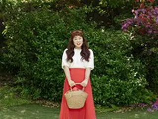 お笑い芸人キム・ミンギョン、女性服のグラビアを公開…ラブリーそのもの