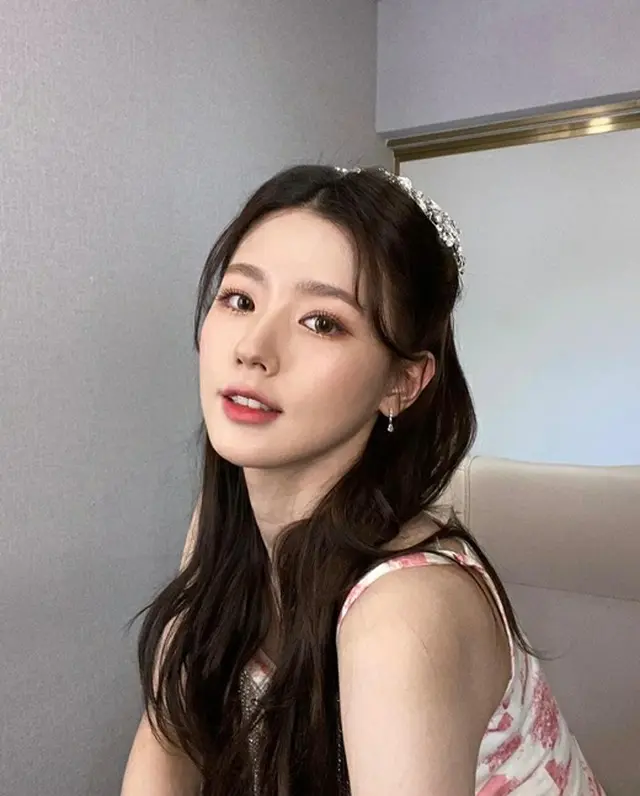グループ「(G)I-DLE」のメンバーミヨンが独歩的な美貌を誇示した。（画像提供:Mydaily）