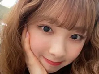 「NiziU」のMIIHI、ふわふわパーマ姿でどアップショットに反響相次ぐ…「本物のトイプードルよりかわいい」