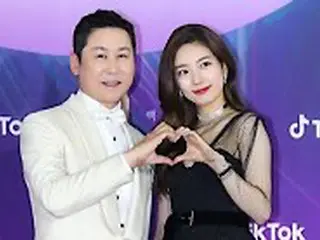 シン・ドンヨプ＆スジ（元Miss A）、百想芸術大賞に参加…「MCのハートポーズ」