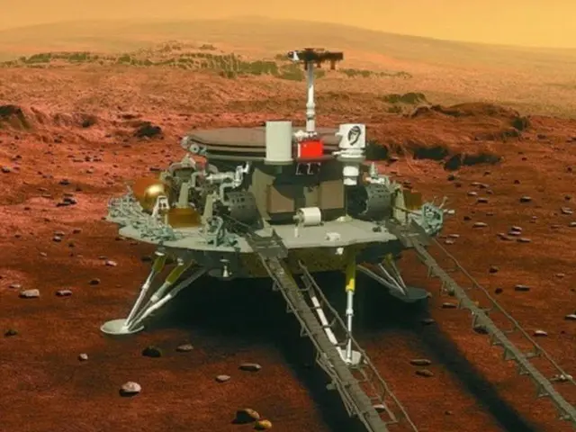 火星表面に降りる中国の火星探査車「祝融」（画像提供:wowkorea）
