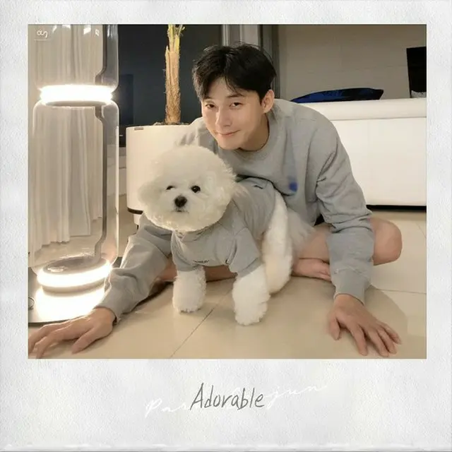 【トピック】俳優パク・ソジュン、愛犬シンバとほっこりツーショット（画像提供:wowkorea）