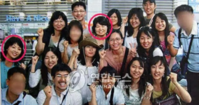 解放された人質（赤丸で囲まれた2人）＝（聯合）