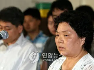 2人解放に喜ぶ家族ら、残る19人の解放にも期待