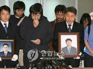 ＜人質解放＞帰国の19人「心配かけ申し訳ない」