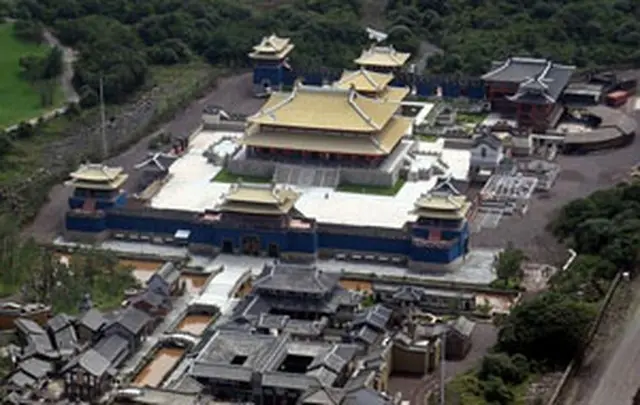 空から見た「太王四神記」撮影セット＝1日、済州（聯合）