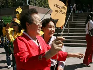 慰安婦への謝罪求める水曜集会、米国でも開始