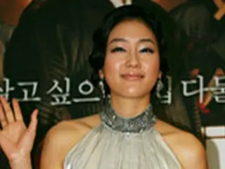 パク・チニ　角膜損傷にも関わらず『宮女』舞台挨拶“眼帯闘魂！”