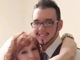 71歳女性と結婚した当時18歳の米男性、「6年経った今でも日々、愛が深まる」＝韓国メディア