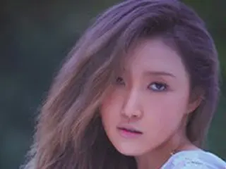「MAMAMOO」ファサ、コンセプトフォト公開…清楚と挑発行き来する致命的な魅力