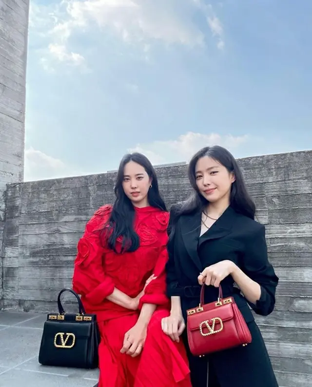ソン・ナウン（Apink）、妹とツーショット「そっくりだね」（画像提供:wowkorea）