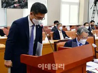 韓国空軍女性副士官がセクハラ訴え自殺、国防相が遺族と面会「私も娘の父親、娘を思いながら捜査に全力あげる」
