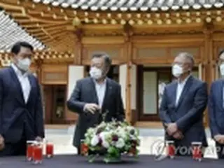 韓国４大グループ　サムスントップの赦免に言及＝文大統領「理解する」