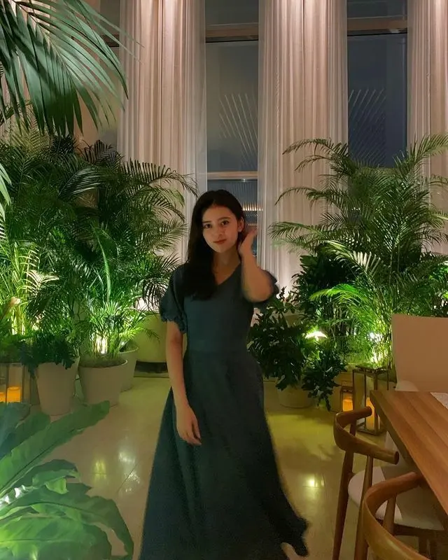「NiziU」のRIMA、大人びた装いで近況報告…“彼女感ある”シチュエーション?!　でハートを鷲掴み（画像:「NiziU」公式インスタグラム）