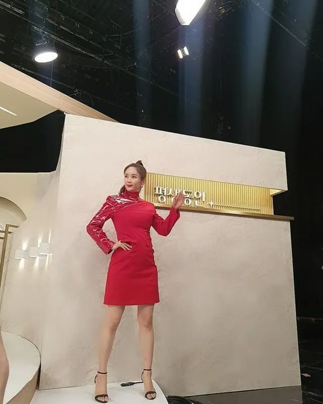 タレントのチャン・ヨンラン、減量後にワンピースを完璧に着こなし…自信が出ますね（画像提供:wowkorea）