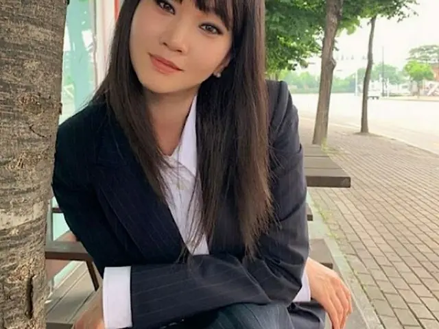 トップモデルチャン・ユンジュ、フルバング＆ロングヘアで破格変身...「新入社チャン・ドルです」（画像提供:wowkorea）