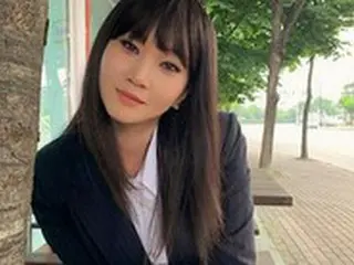 トップモデルチャン・ユンジュ、フルバング＆ロングヘアで破格変身...「新入社チャン・ドルです」