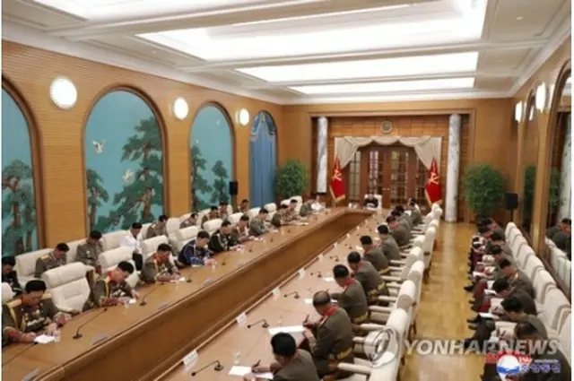 朝鮮中央通信は１２日、金正恩委員長が１１日に党中央軍事委員会の拡大会議を主宰したと報じた＝（朝鮮中央通信＝聯合ニュース）