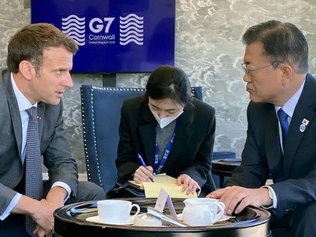 韓国の文在寅 大統領は G7サミット期間、フランスのマクロン大統領と略式首脳会談を行なった（画像提供:wowkorea）