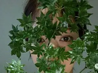 女優パク・シネ、葉っぱでも隠しきれない美貌を披露…“女神降臨”