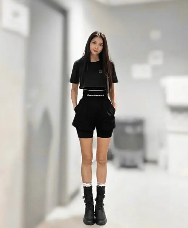 女優オ・ユナ、細長い脚線美…驚きの8頭身比率（画像提供:wowkorea）