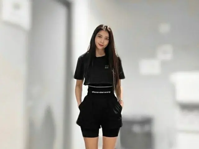 女優オ・ユナ、細長い脚線美…驚きの8頭身比率（画像提供:wowkorea）