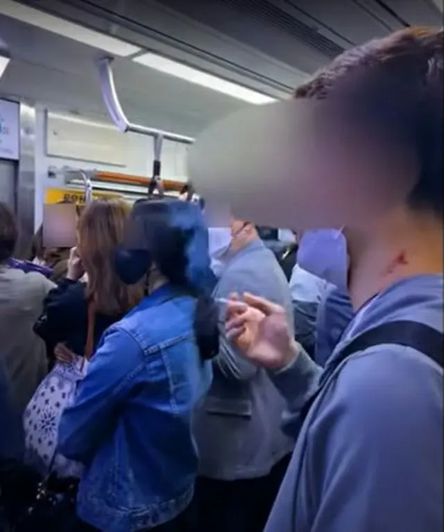 ソウル地下鉄内で「顎マスクに喫煙」…乗客の制止に「暴言吐く」男が物議に＝韓国（画像提供:wowkorea）