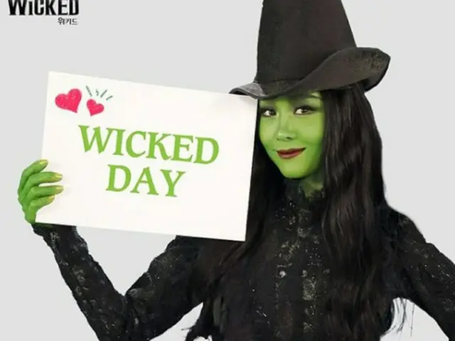 オク・チュヒョン、ミュージカル「WICKED」公演後に舞台で涙を流した理由とは？（画像提供:wowkorea）