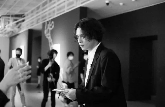 俳優パク・ギウン、「ザ・ビートルズ」の写真展を訪問…ロバート・ウィテカーが撮影の秘蔵ショットに感銘（画像提供:wowkorea）