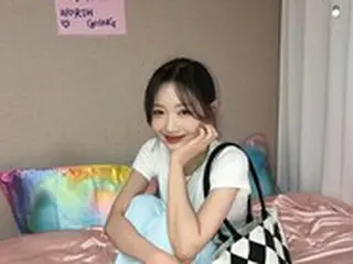 ‘メンバーが新型コロナウィルス感染’ 「LOVELYZ」スジョン、“隔離前の写真…会いたいよ皆”