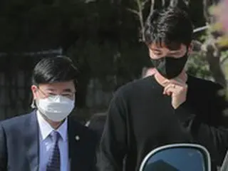 「猿真似」韓国サッカー選手キ・ソンヨンと法的紛争中の告訴人側の弁護士、録音ファイル公開「私を助けてくれ」