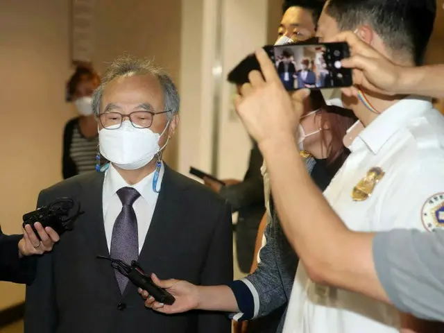 セクハラ容疑の前釜山市長、一審で懲役3年の実刑判決…法廷拘束＝韓国（画像提供:wowkorea）