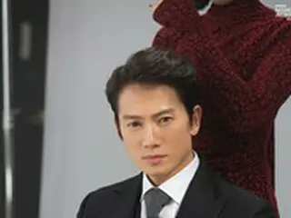 俳優チソン、「悪魔判事」ポスター撮影のビハインドスチールを公開、強烈なビジュアルで人生キャラクター誕生か