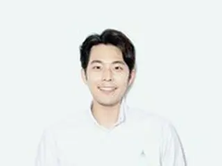 ”生放送中に番組セットが崩れ負傷”タレントのキム・ヘジュン、公式日程を「全面キャンセル」