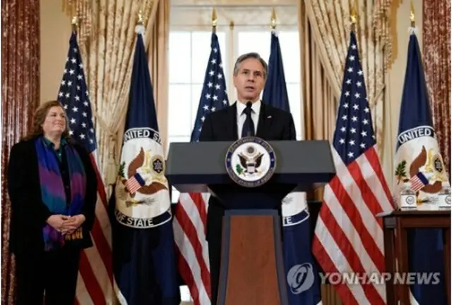 報告書を発表するブリンケン米国務長官＝（AFP＝聯合ニュース）