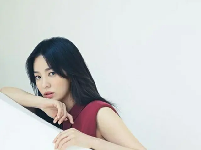 女優ソン・ヘギョが魅力的なグラビアを公開した。（画像提供:Mydaily）