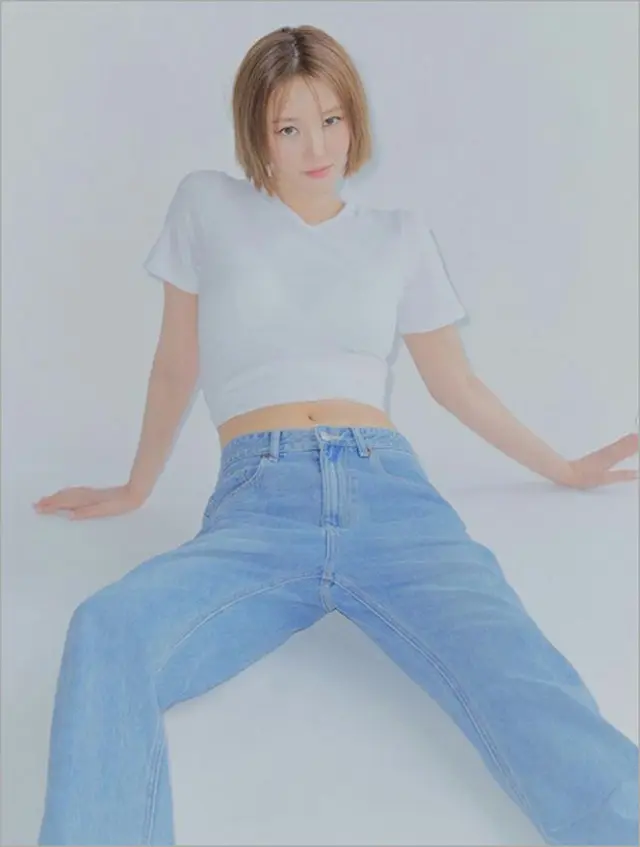 女優コ・ジュンヒ、元祖ショートカットの威厳…デニム、シャツだけでも画報（画像提供:wowkorea）