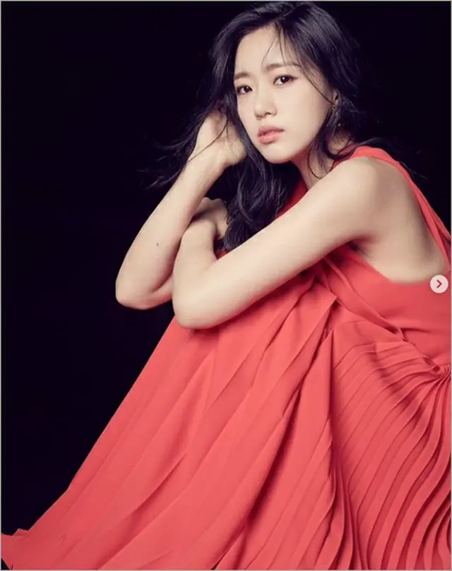 女優ハム・ウンジョンがミステリアスな魅力を誇った。（画像提供:Mydaily）