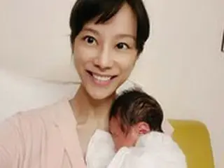 チョ・ミナ（元JEWELRY）、生後14日目の息子との近況公開「むくみが気になったが40キロ台まで落ちた」