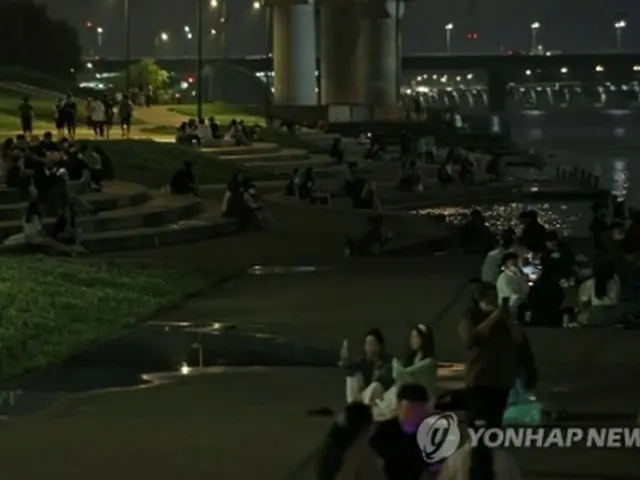 夜の漢江公園（資料写真）＝（聯合ニュース）