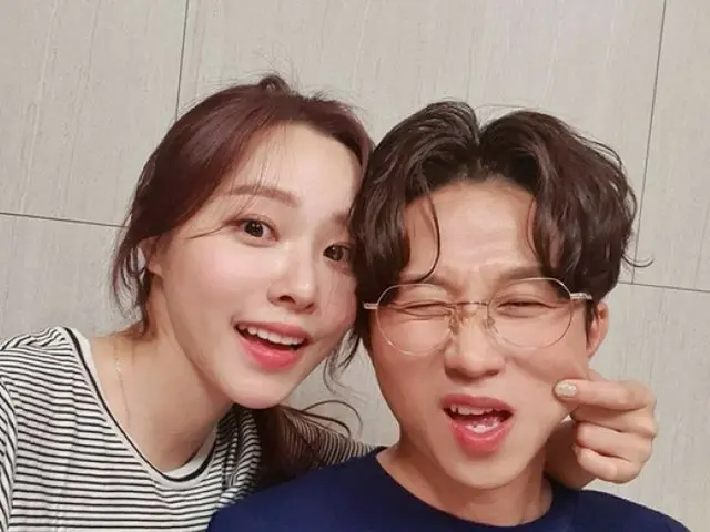 新婚のイ・ソリ＆パク・ソングァン夫婦、ラブラブツーショットを公開…「今夜はトイレ戦争」と綴った理由は…？（画像提供:wowkorea）