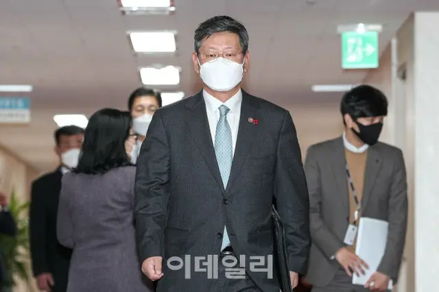 李容九、元法務部次官（画像提供:wowkorea）