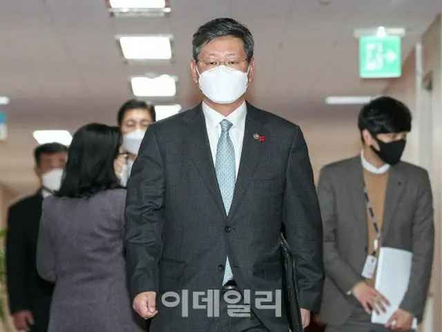 李容九、元法務部次官（画像提供:wowkorea）