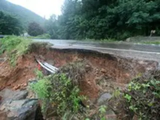 韓国南部、集中豪雨で死者2人..浸水被害が相次ぐ
